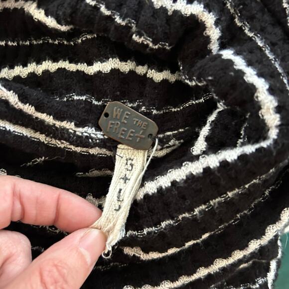 Free People Women Long Sleeve Knit Sweater Top Oversized Boho Winter Black Large - Picture 5 of 8